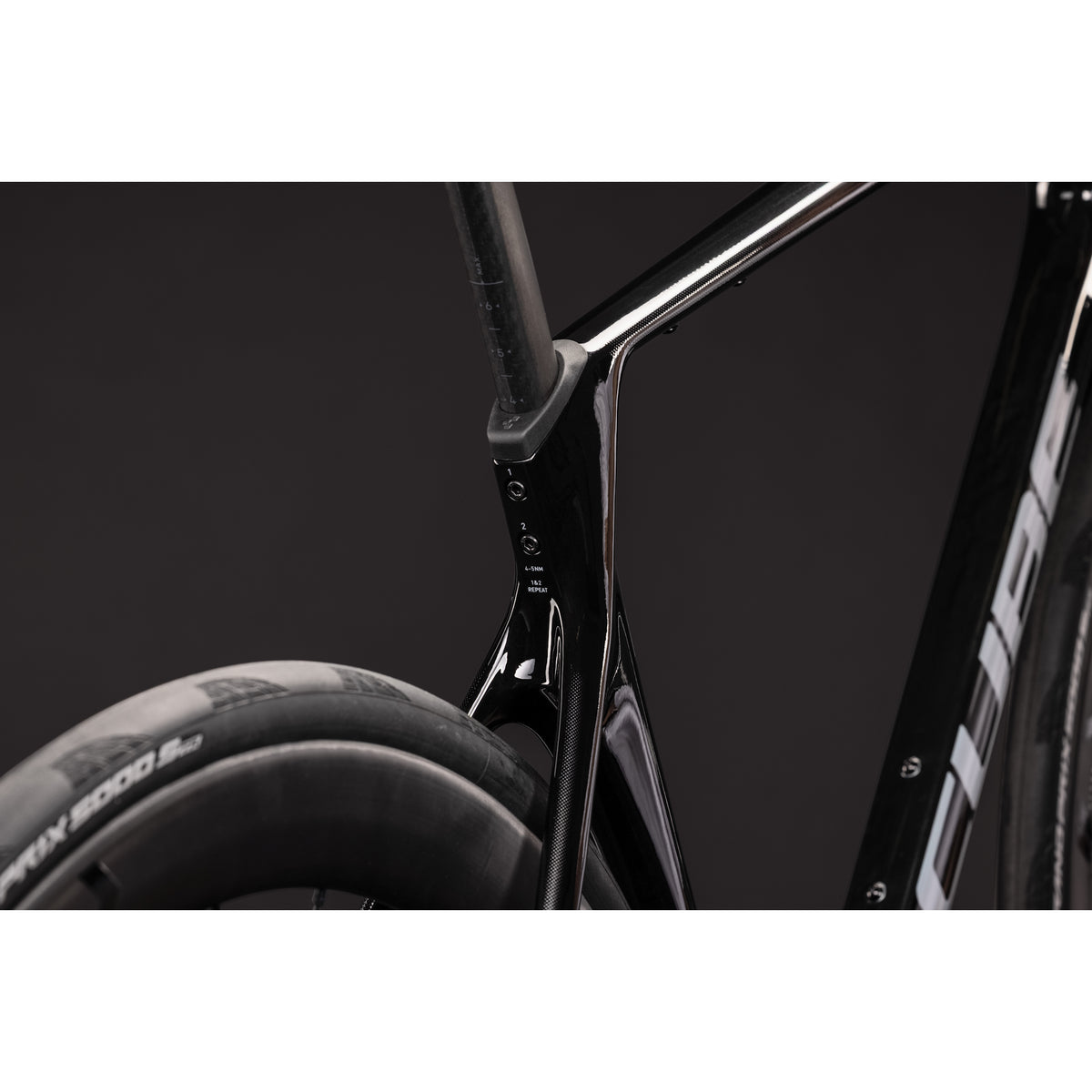 Cube Agree C:62 SLT AXS Road Race Bike Blackpearl'n'Switchwhite