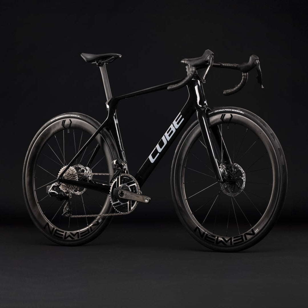 Cube Agree C:62 SLT AXS Road Race Bike Blackpearl'n'Switchwhite