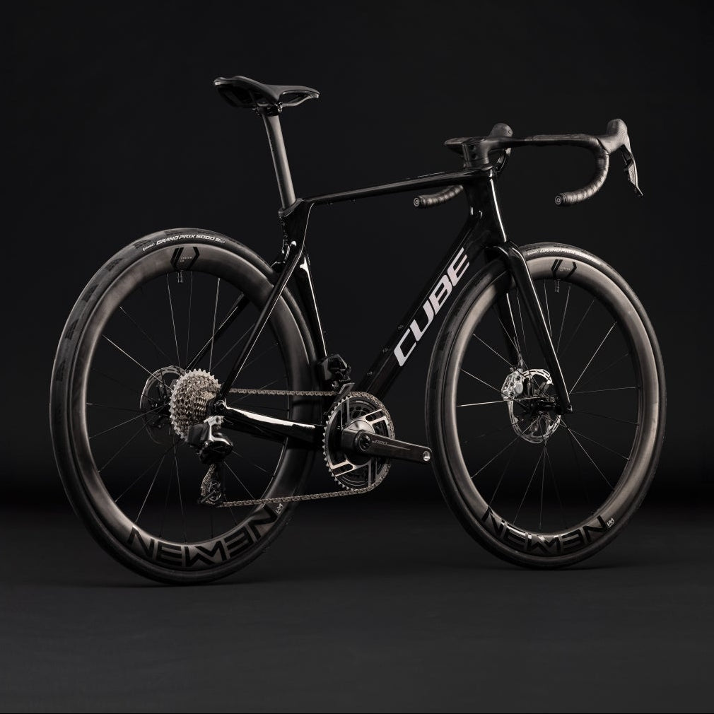 Cube Agree C:62 SLT AXS Road Race Bike Blackpearl'n'Switchwhite