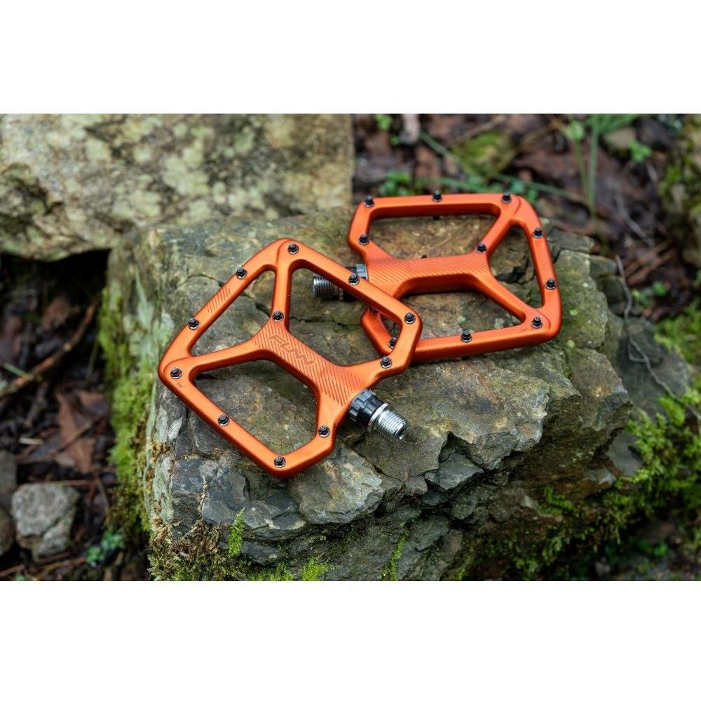 FUNN Python V2 Flat Pedals Orange