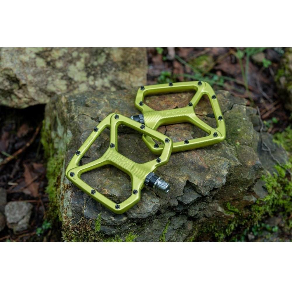 FUNN Python V2 Flat Pedals Green