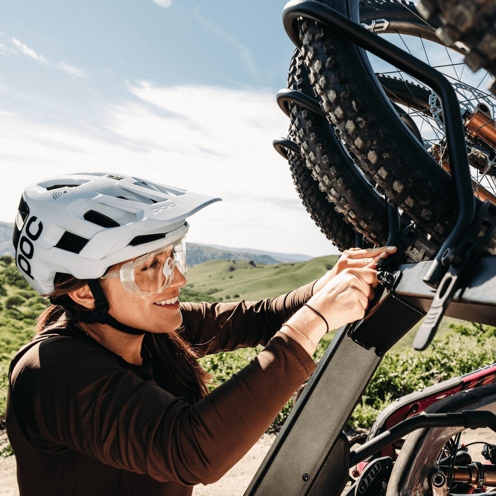 Thule ReVert 6-Bike Vertical Hitch Rack