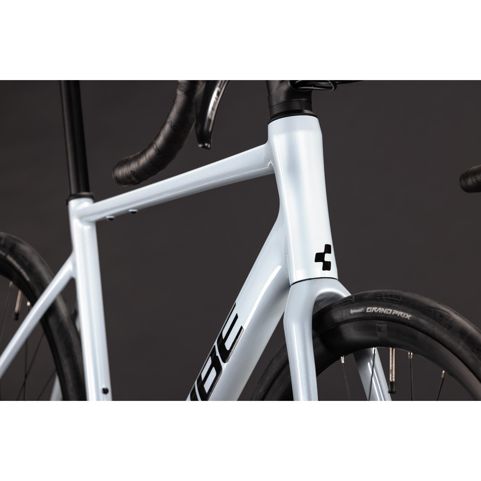 Cube Attain Race Road Bike Glacier'n'Black