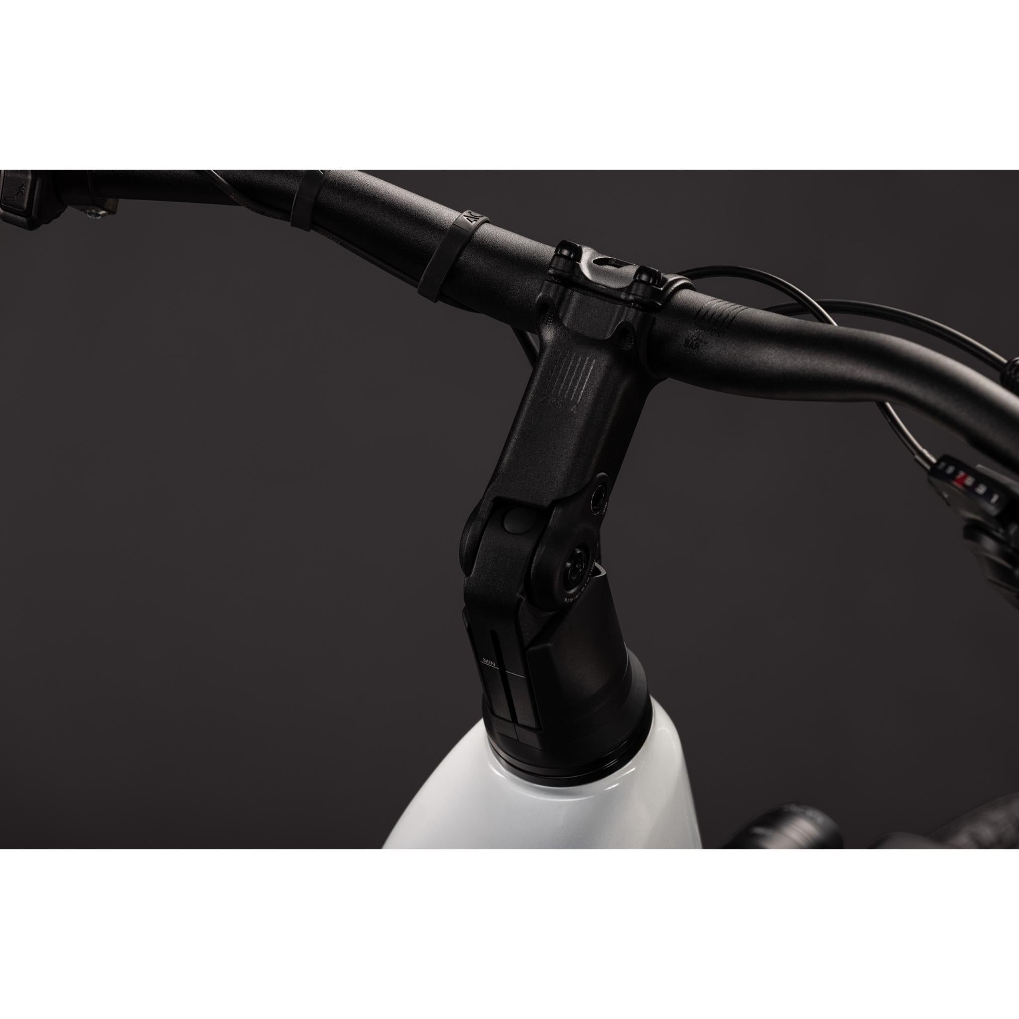 Cube Touring Hybrid ONE EE 720 Electric Hybrid Bike Metallic White'n'Chrome