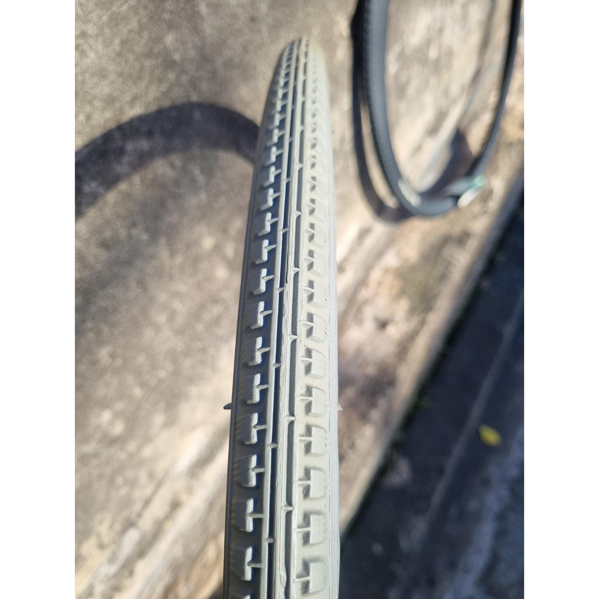 Duro Non-Marking Wheelchair Tyre 24x1-3/8'' Grey