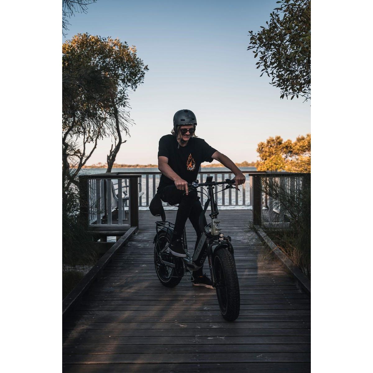 Rever Turbo Folding Fat Wheel Electric Bike White